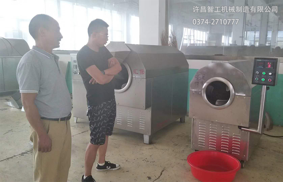 客户试机炒瓜子设备现场