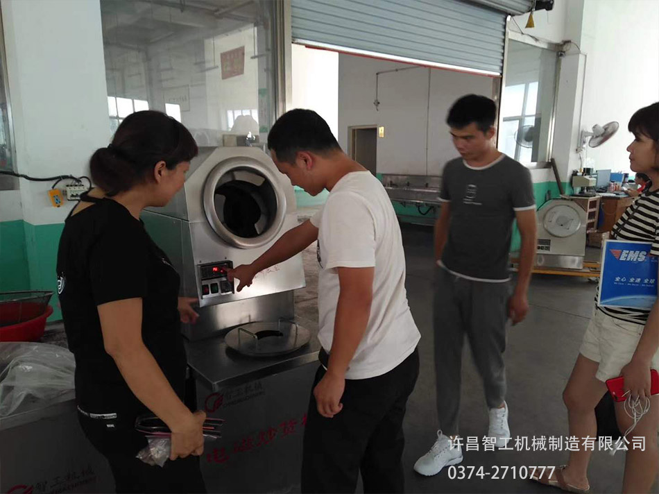 郑州客户考察许昌智工炒板栗机