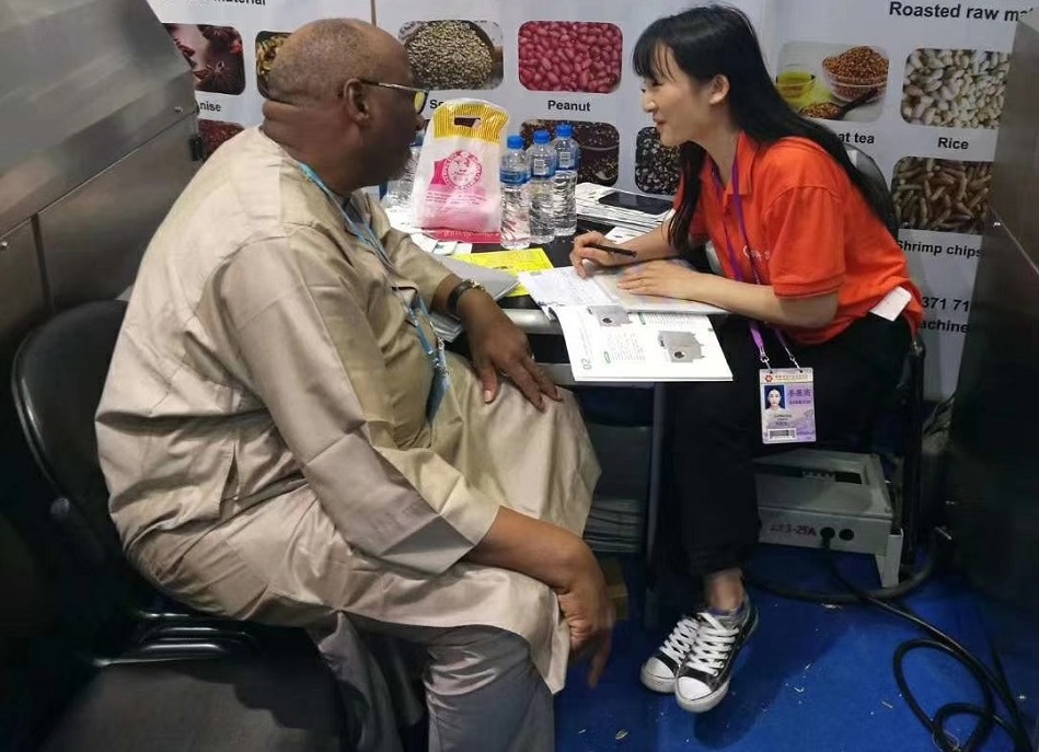 阿拉伯客户订购许昌智工炒货机