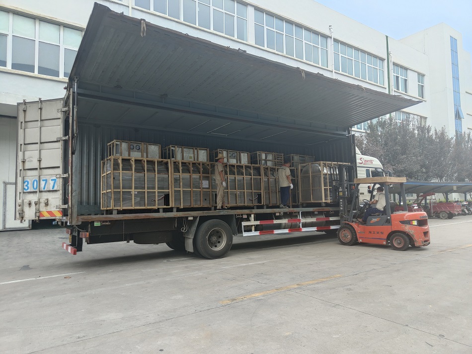 知名炒货品牌商订购11台中型电磁炒货机专车发往江苏南京