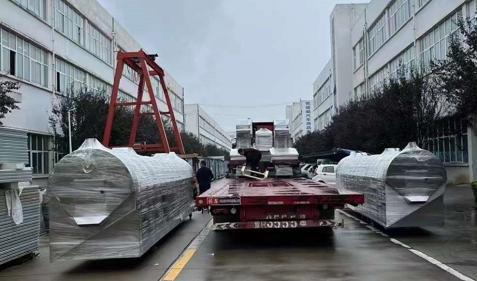 许昌智工两套大型全自动炒腰果生产线专车发货广西